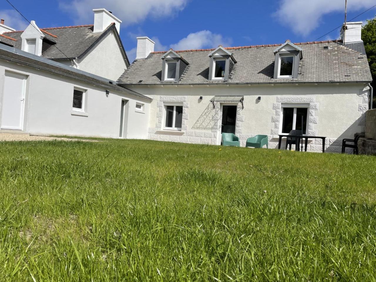 Maison Totalement Renovee 3 Chambres Au Coeur Du Village Lezardrieux Exterior photo